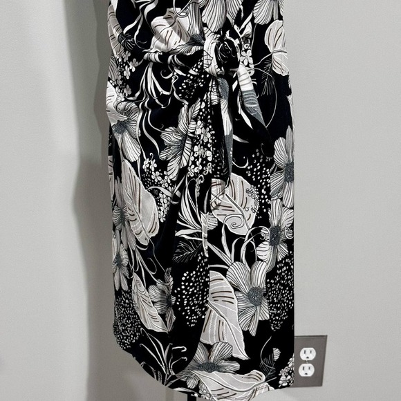 Signature By Robbie Bee Black‎ Floral Short Sleeve Knee Length Dress Size Small - Picture 8 of 12